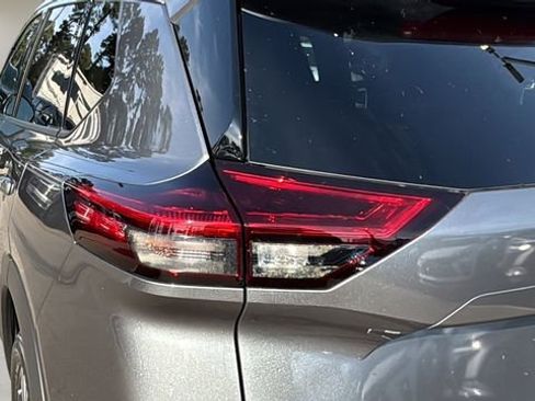 Used 2021 Nissan Rogue SV w/ Premium Package image 28