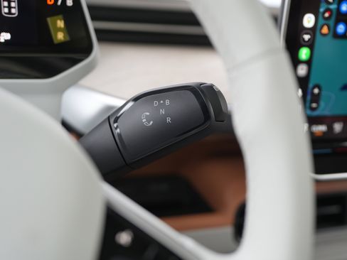 New 2025 Volkswagen ID. Buzz Pro S Plus image 23