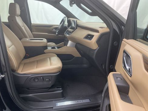 Used 2024 Chevrolet Suburban Premier image 15