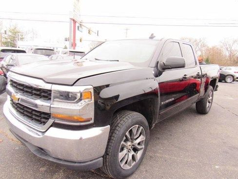 Used 2018 Chevrolet Silverado 1500 LT AWD/4WD image 3