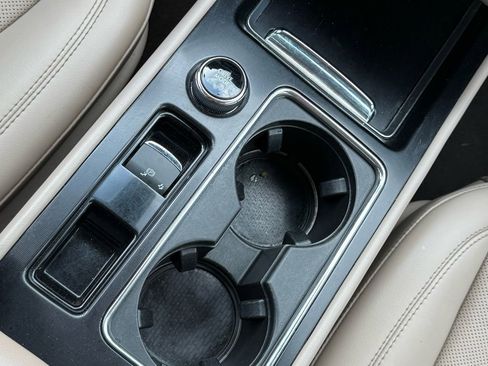 Used 2022 Lincoln Corsair AWD w/ Premium Package image 30