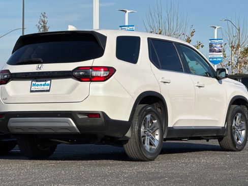 Used 2023 Honda Pilot EX-L image 9