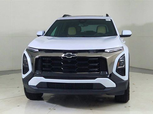 New 2026 Chevrolet Equinox ACTIV w/ Convenience Package III image 2