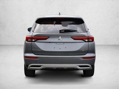 Used 2023 Mitsubishi Outlander SE AWD/4WD image 8