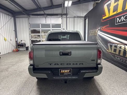 Used 2023 Toyota Tacoma TRD Sport AWD/4WD image 18