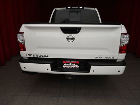 Used 2021 Nissan Titan SV w/ SV Convenience Package image 7
