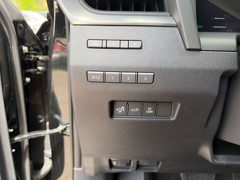 Used 2026 Lexus GX 550 w/ Accessory Package (2T) AWD/4WD image 12