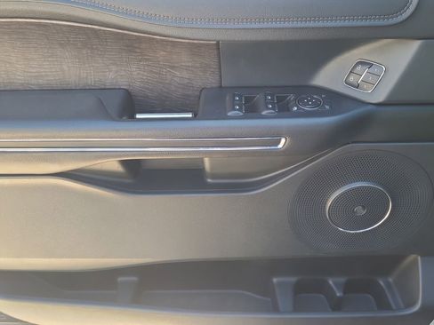 Used 2018 Ford Expedition Limited w/ Equipment Group 301A image 12