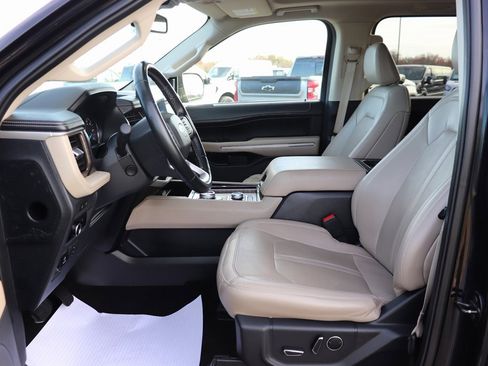 Used 2023 Ford Expedition Limited image 31