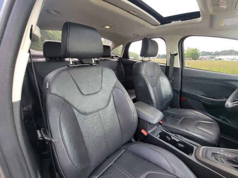 Used 2015 Ford Focus SE w/ Equipment Group 201A FWD image 30