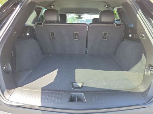 Certified 2025 Cadillac XT5 Luxury FWD image 7