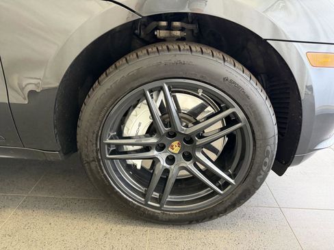 Certified 2021 Porsche Macan Turbo image 13