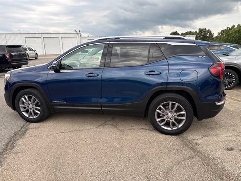 Used 2023 GMC Terrain SLT w/ Infotainment Package II AWD/4WD image 13