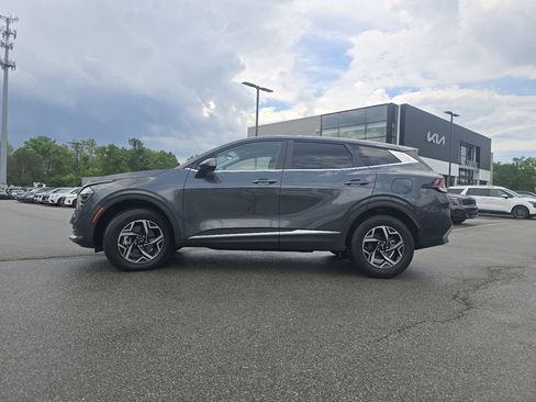 Used 2024 Kia Sportage LX AWD/4WD image 11