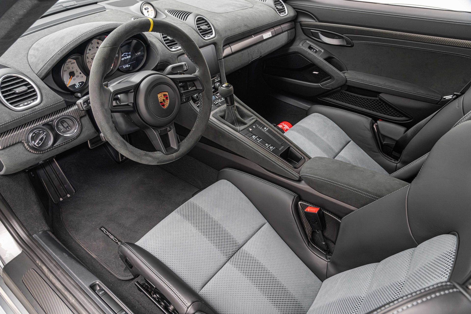 Used 2023 Porsche 718 Cayman GT4 RS RWD image 37