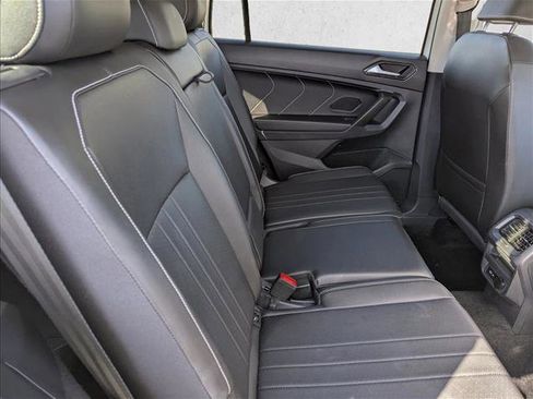 Used 2024 Volkswagen Tiguan SE image 30