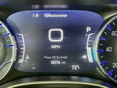 Used 2024 Chrysler Pacifica Touring-L FWD image 15