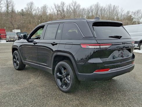 New 2026 Jeep Grand Cherokee Limited w/ Limited Altitude Package AWD/4WD image 6