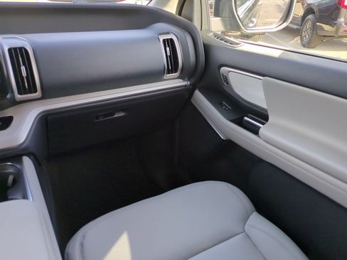 New 2026 Ford Expedition Active image 17