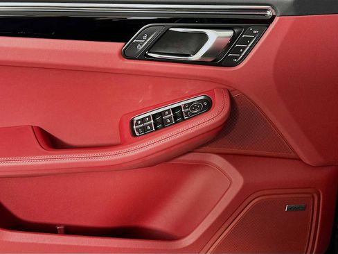 New 2026 Porsche Macan image 11