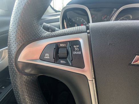 Used 2017 Chevrolet Equinox LT FWD image 16
