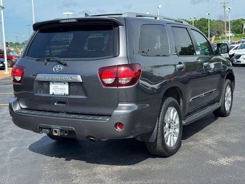 Used 2019 Toyota Sequoia Platinum AWD/4WD image 3