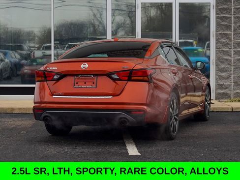 Used 2021 Nissan Altima 2.5 SR w/ SR Premium Package image 3