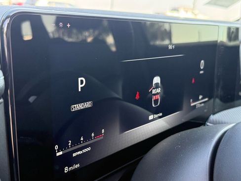 New 2025 Nissan Kicks SR image 23