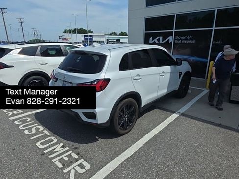 Used 2022 Mitsubishi Outlander Sport ES FWD image 3