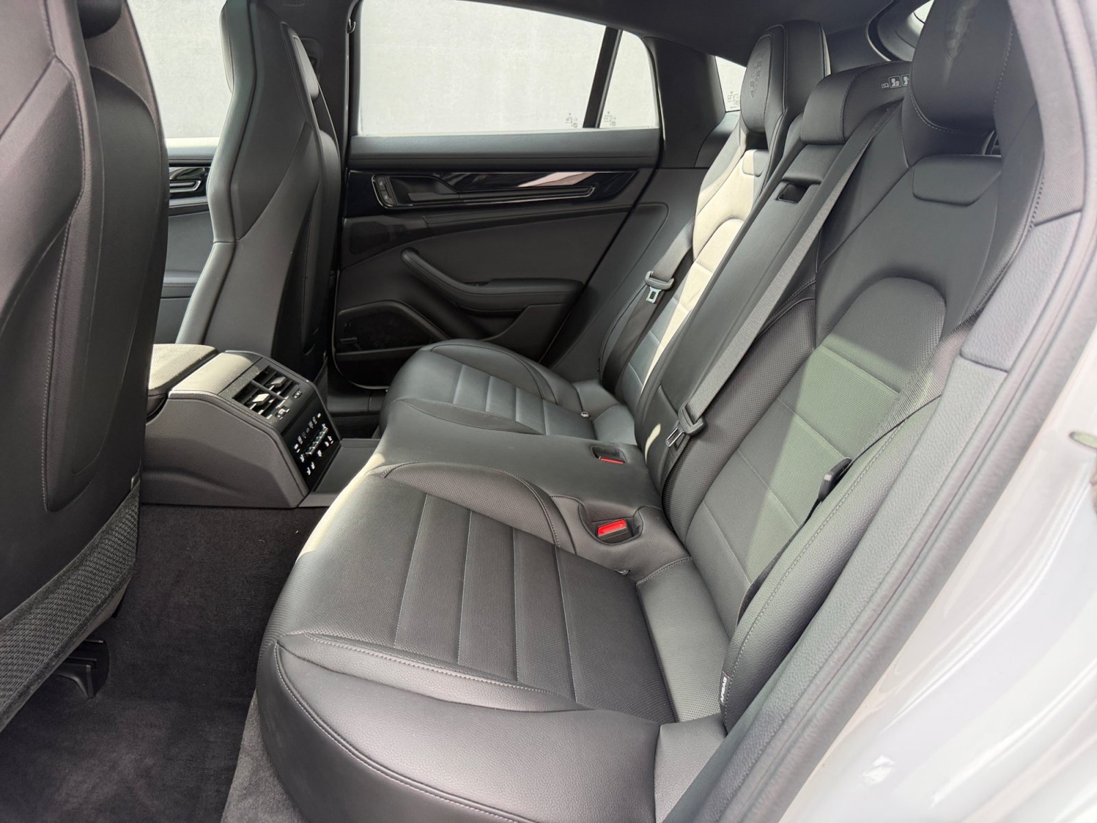 Certified 2025 Porsche Panamera 4 AWD/4WD image 20
