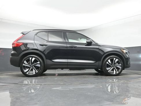 Used 2023 Volvo XC40 B5 Plus w/ Protection Package Premier AWD/4WD image 17