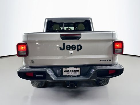 Used 2021 Jeep Gladiator Sport image 7