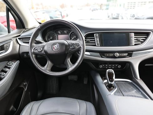 Used 2020 Buick Enclave Essence image 15