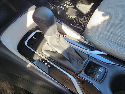 Used 2022 Toyota Corolla LE image 13