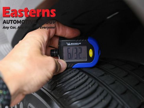 Used 2023 Jeep Renegade Latitude AWD/4WD image 29