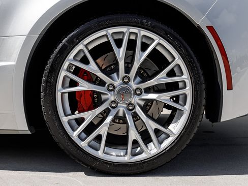 Used 2015 Chevrolet Corvette Z06 w/ 2LZ Preferred Equipment Group image 19