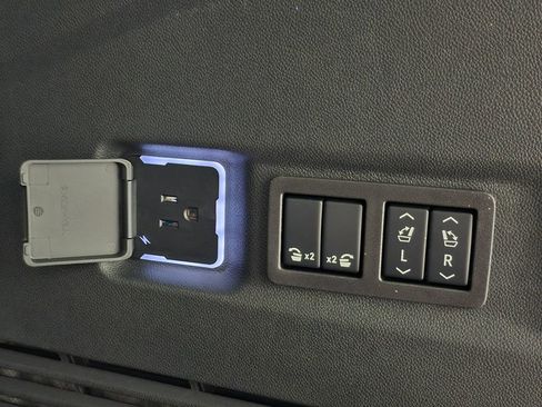 New 2025 Chevrolet Suburban Z71 w/ Z71 Off-Road Package image 34