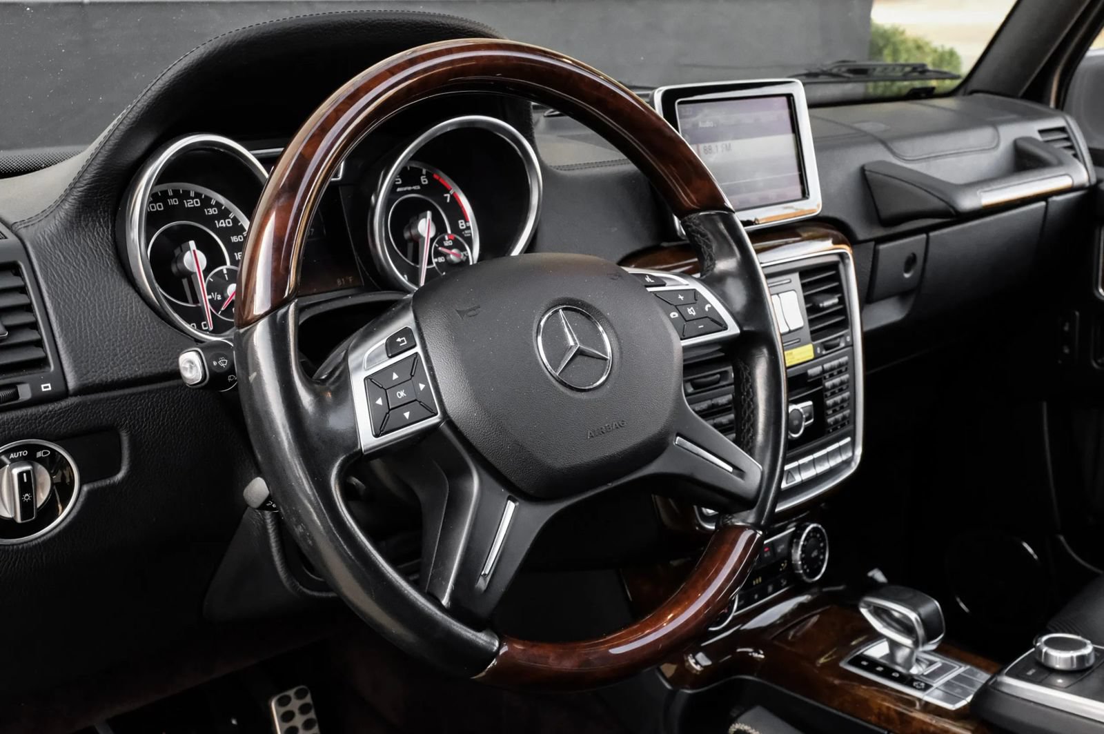 Used 2015 Mercedes-Benz G 63 AMG 4MATIC image 16