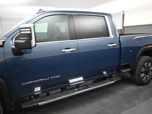 New 2026 GMC Sierra 2500 Denali w/ Denali Reserve Package AWD/4WD image 5