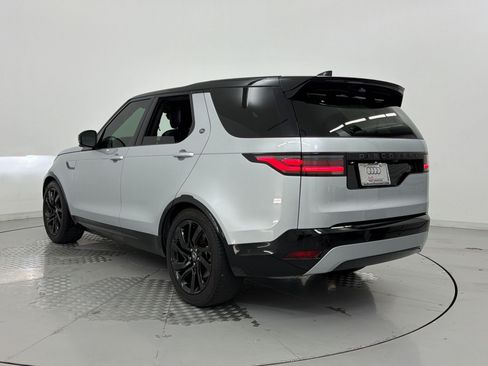 Used 2024 Land Rover Discovery Dynamic SE AWD/4WD image 3