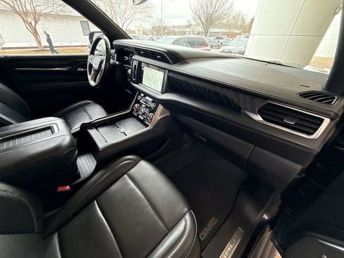 Certified 2022 GMC Yukon XL Denali image 29