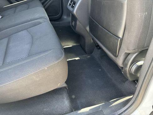 Used 2024 GMC Terrain SLE AWD/4WD image 38