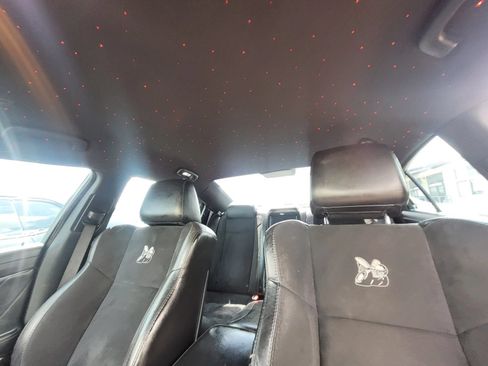 Used 2019 Dodge Charger Scat Pack w/ Dynamics Package RWD image 32