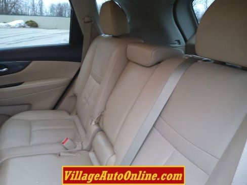 Used 2015 Nissan Rogue SL w/ SL Premium Package image 23