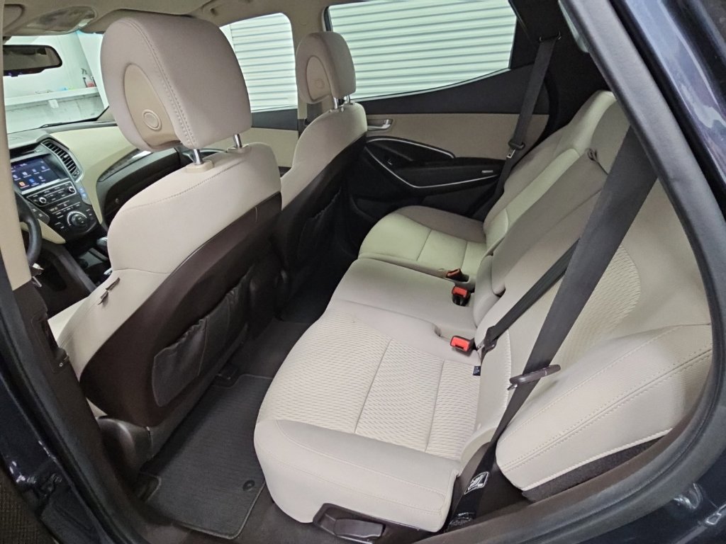 Used 2017 Hyundai Santa Fe Sport FWD image 30