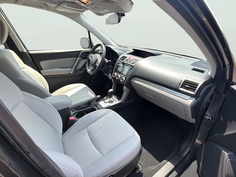 Used 2017 Subaru Forester 2.5i Premium AWD/4WD image 17