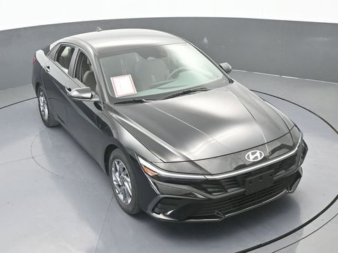 Used 2024 Hyundai Elantra SEL image 55