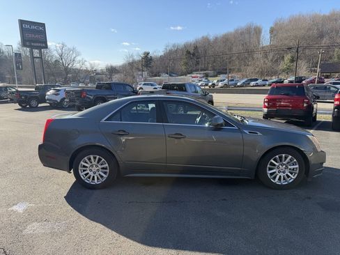 Used 2011 Cadillac CTS Luxury image 2
