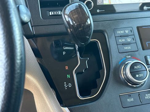 Used 2020 Toyota Sienna XLE Premium image 28