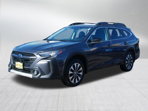Used 2023 Subaru Outback Limited image 3